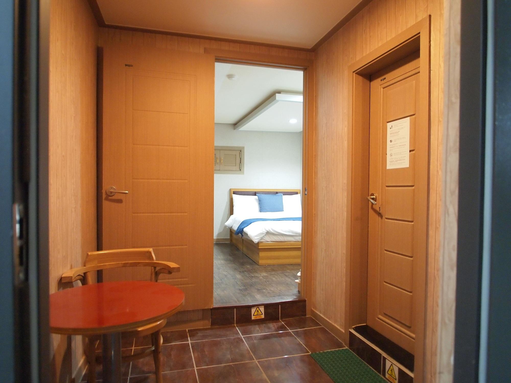 Hostel J Stay Seoel Buitenkant foto