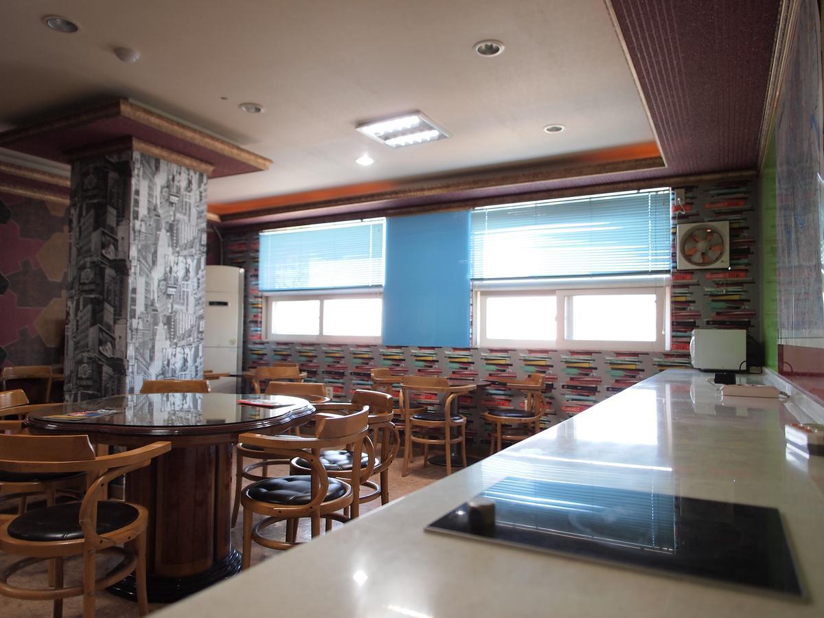 Hostel J Stay Seoel Buitenkant foto