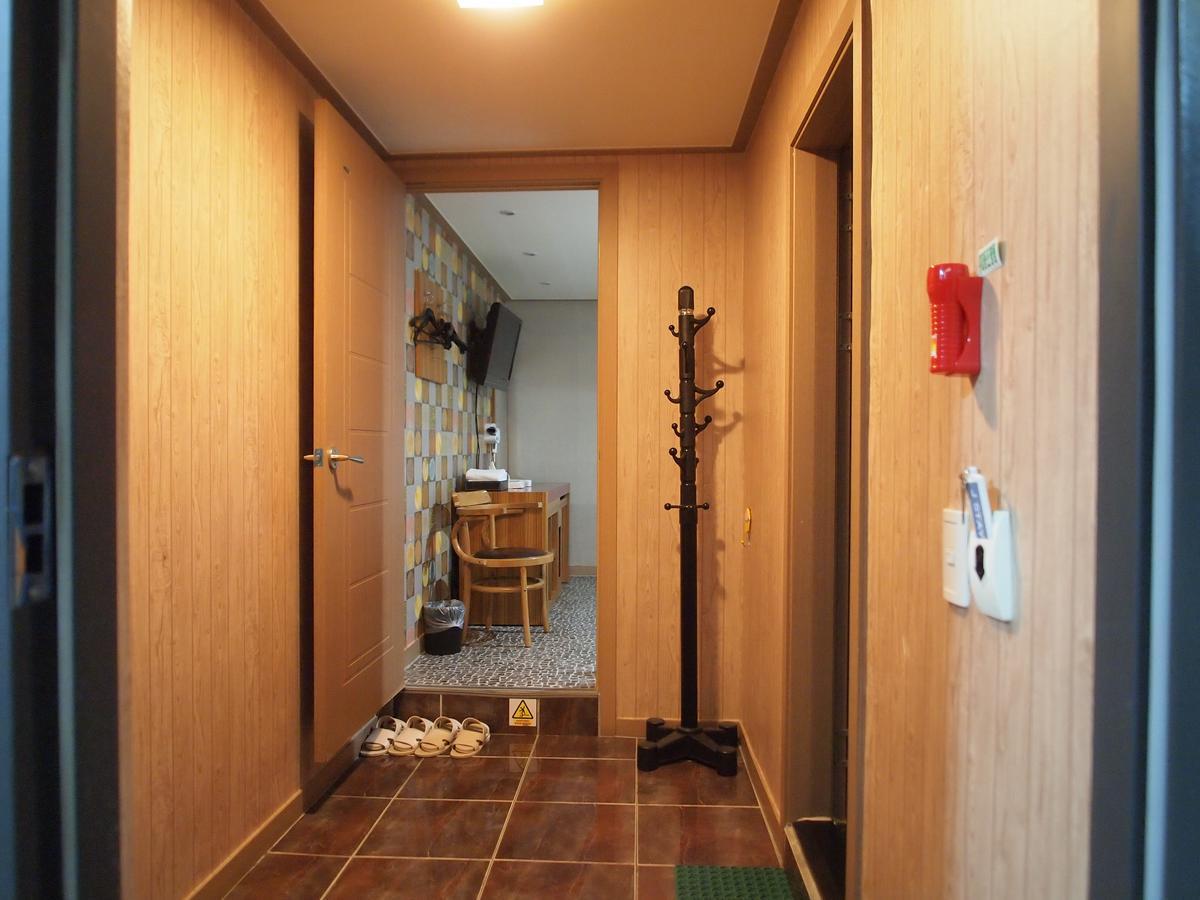 Hostel J Stay Seoel Buitenkant foto